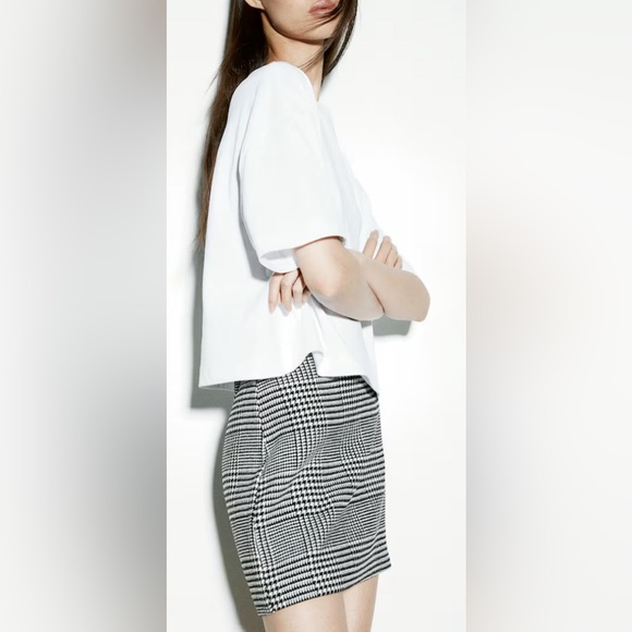 H&M, NWT, Houndstooth Mini Skirt, Size 10 - Picture 4 of 7